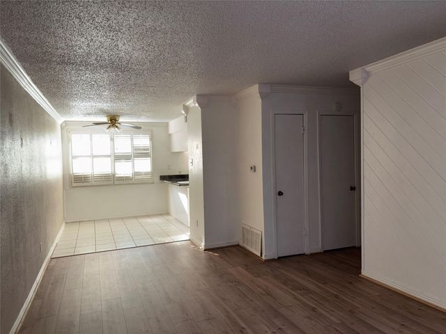 7714 Renwick Drive G4, Houston, TX 77081