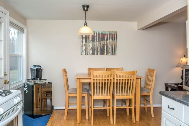 40 Roberts Dr 40, Bedford, MA 01730