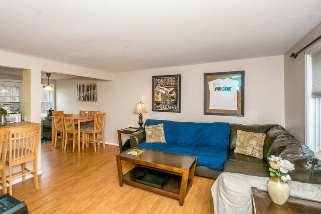 40 Roberts Dr 40, Bedford, MA 01730