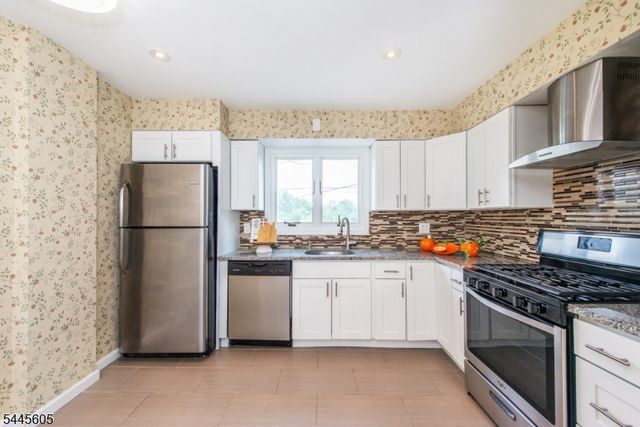 34 Waldo Ave 13, Jersey City, NJ 07306