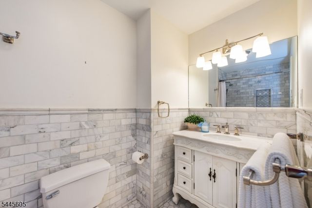 34 Waldo Ave 13, Jersey City, NJ 07306