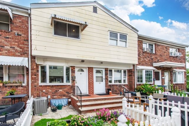 34 Waldo Ave 13, Jersey City, NJ 07306