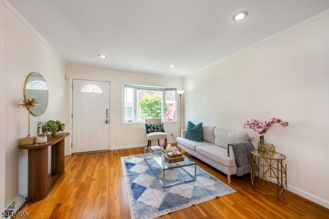 34 Waldo Ave 13, Jersey City, NJ 07306
