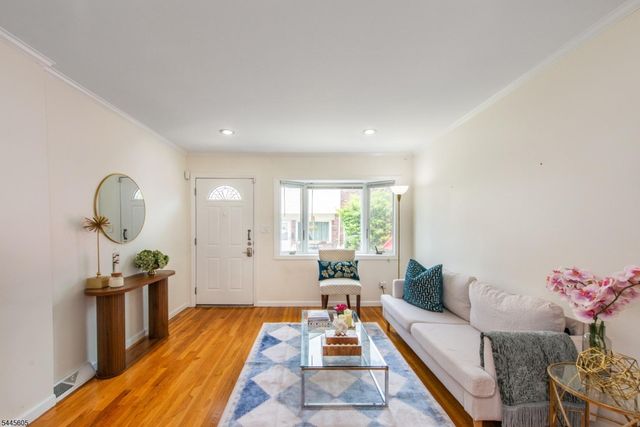 34 Waldo Ave 13, Jersey City, NJ 07306