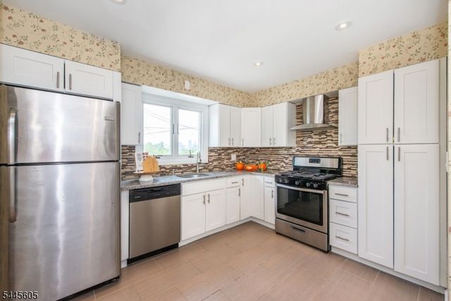 34 Waldo Ave 13, Jersey City, NJ 07306