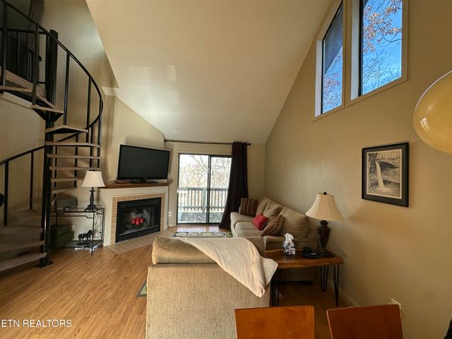 391 Moytoy Rd 208, Crab Orchard, TN 37723