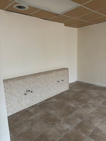 5840 W 63rd Street, Chicago, IL 60638