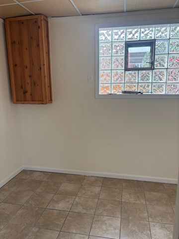 5840 W 63rd Street, Chicago, IL 60638