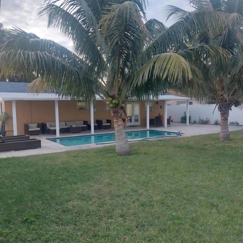 1670 NE 1st Avenue, Pompano Beach, FL 33060