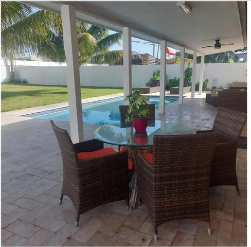 1670 NE 1st Avenue, Pompano Beach, FL 33060