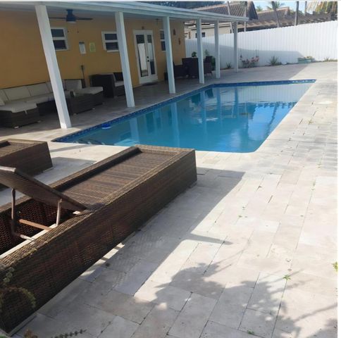 1670 NE 1st Avenue, Pompano Beach, FL 33060