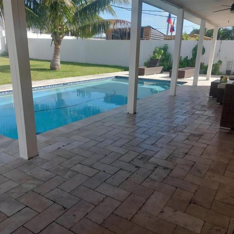 1670 NE 1st Avenue, Pompano Beach, FL 33060