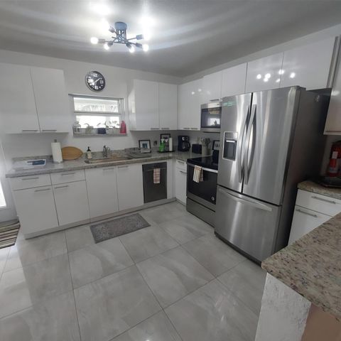 1670 NE 1st Avenue, Pompano Beach, FL 33060