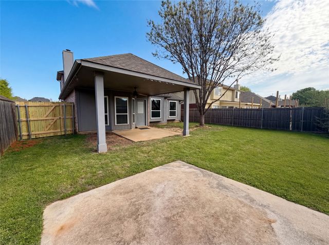 9048 Elbe Trail, Fort Worth, TX 76118