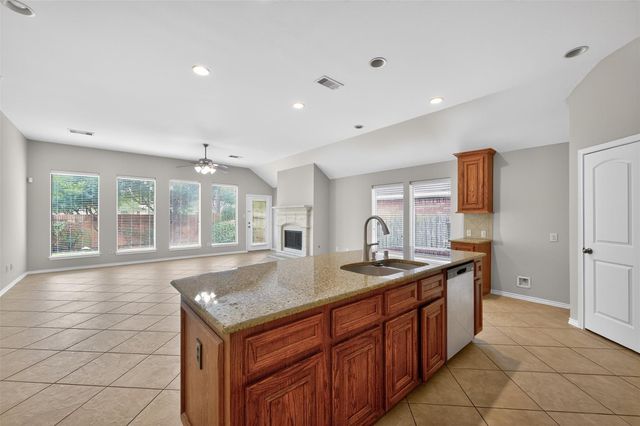 13414 Moonlit Lake Lane, Pearland, TX 77584