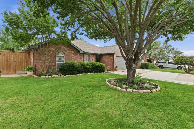 3912 Periwinkle Drive, Fort Worth, TX 76137
