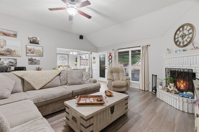 3912 Periwinkle Drive, Fort Worth, TX 76137
