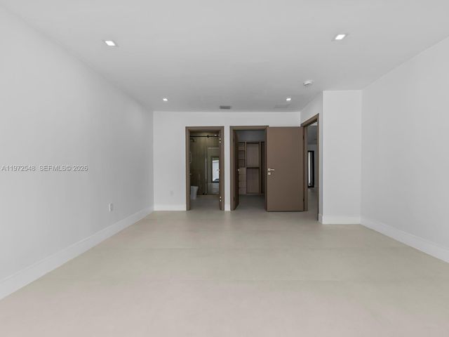 1221 Biarritz Dr, Miami Beach, FL 33141