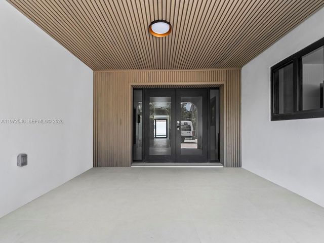 1221 Biarritz Dr, Miami Beach, FL 33141