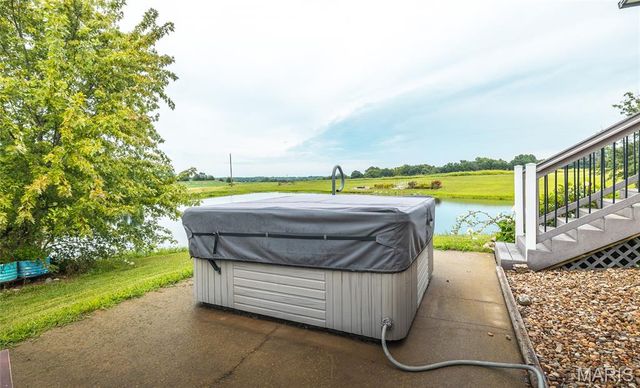 14305 hwy F, Canton, MO 63435