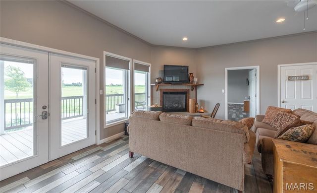 14305 hwy F, Canton, MO 63435