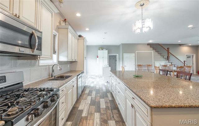 14305 hwy F, Canton, MO 63435