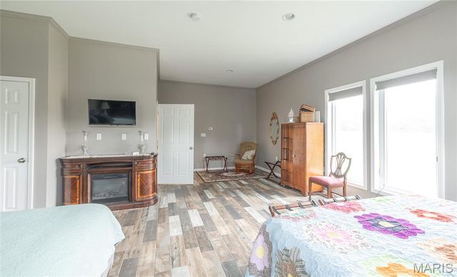 14305 hwy F, Canton, MO 63435