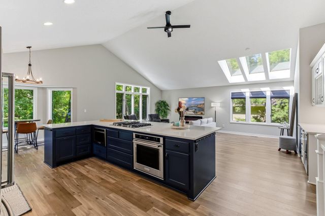 140 Dahlia Street, Mahtomedi, MN 55115