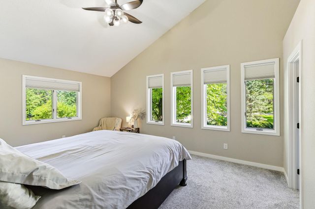 140 Dahlia Street, Mahtomedi, MN 55115