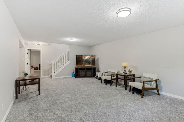 140 Dahlia Street, Mahtomedi, MN 55115