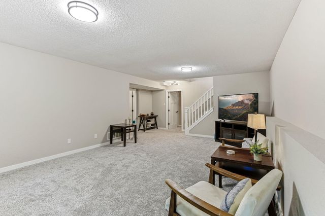 140 Dahlia Street, Mahtomedi, MN 55115