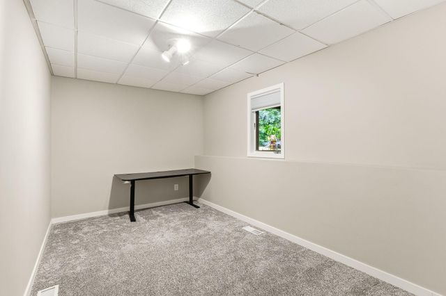 140 Dahlia Street, Mahtomedi, MN 55115