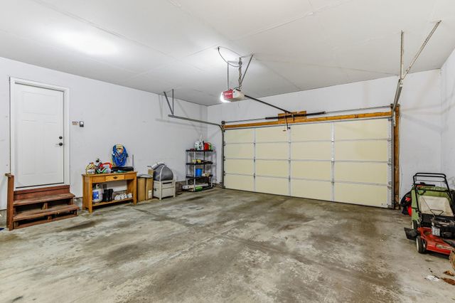 140 Dahlia Street, Mahtomedi, MN 55115