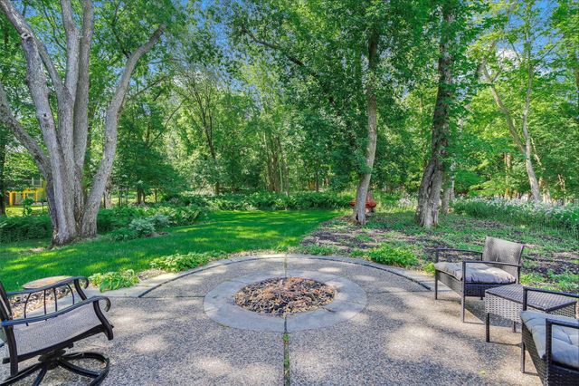 140 Dahlia Street, Mahtomedi, MN 55115