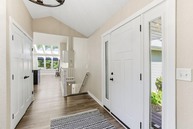 140 Dahlia Street, Mahtomedi, MN 55115