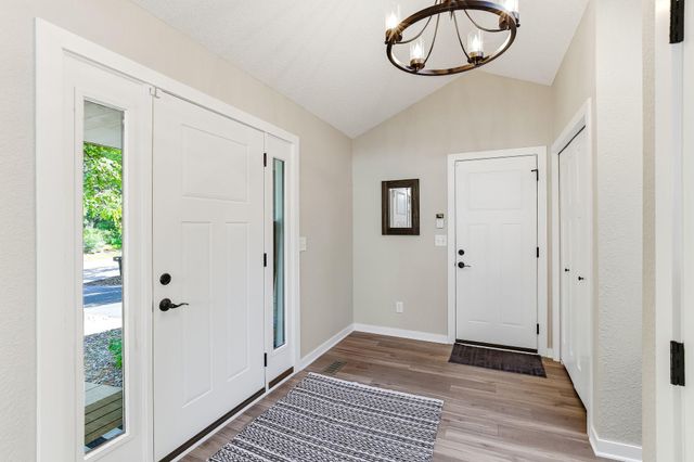 140 Dahlia Street, Mahtomedi, MN 55115