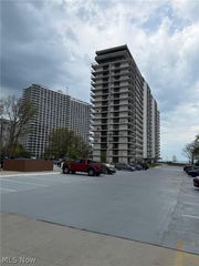 12550 Lake Avenue 1705, Lakewood, OH 44107