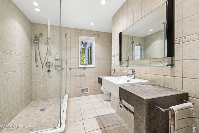 20 Sunrise Circle, Holmdel, NJ 07733