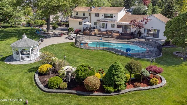 20 Sunrise Circle, Holmdel, NJ 07733