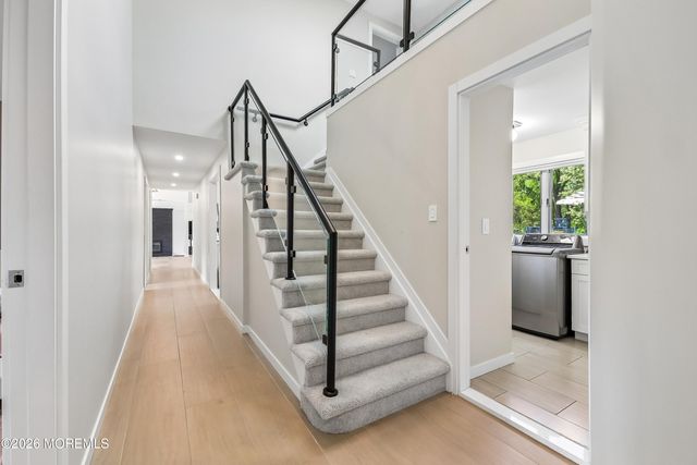20 Sunrise Circle, Holmdel, NJ 07733