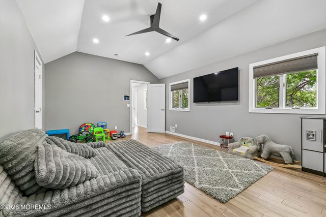 20 Sunrise Circle, Holmdel, NJ 07733