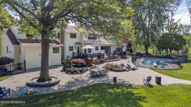 20 Sunrise Circle, Holmdel, NJ 07733