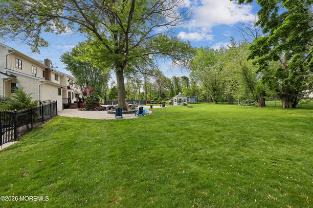 20 Sunrise Circle, Holmdel, NJ 07733