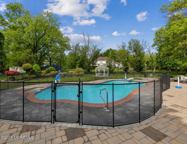 20 Sunrise Circle, Holmdel, NJ 07733