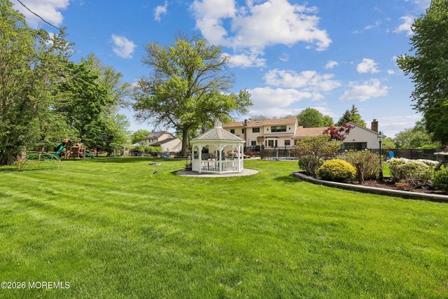 20 Sunrise Circle, Holmdel, NJ 07733