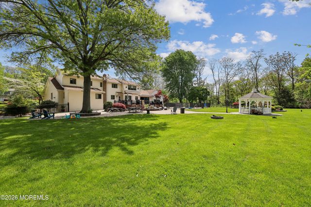 20 Sunrise Circle, Holmdel, NJ 07733
