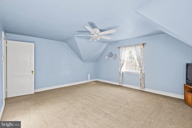 182 S NORWINDEN DR, Springfield, PA 19064