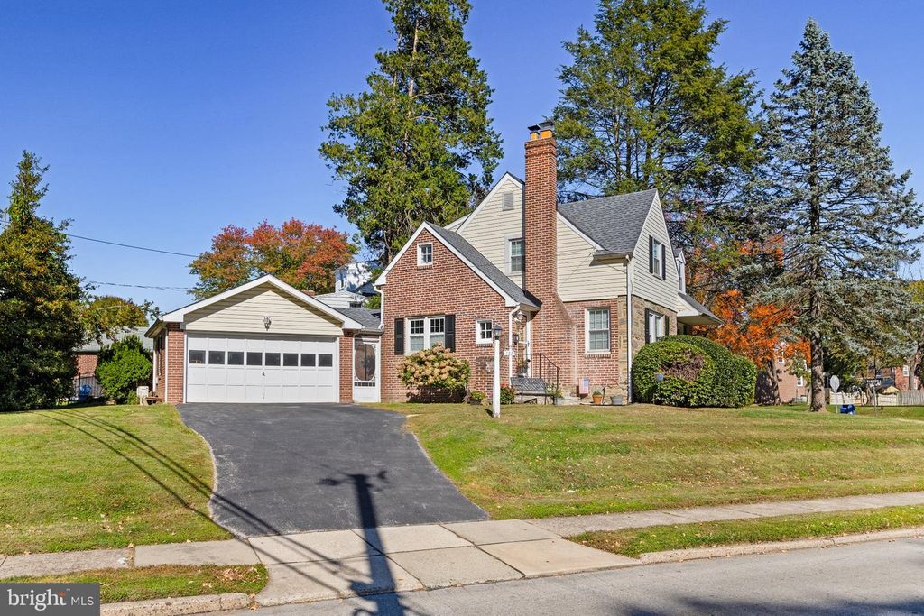 182 S NORWINDEN DR, Springfield, PA 19064
