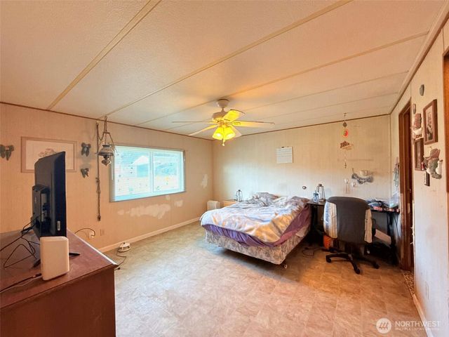 34 Meadowood Drive, Elma, WA 98541