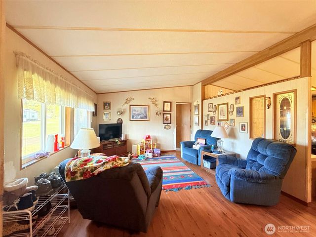 34 Meadowood Drive, Elma, WA 98541